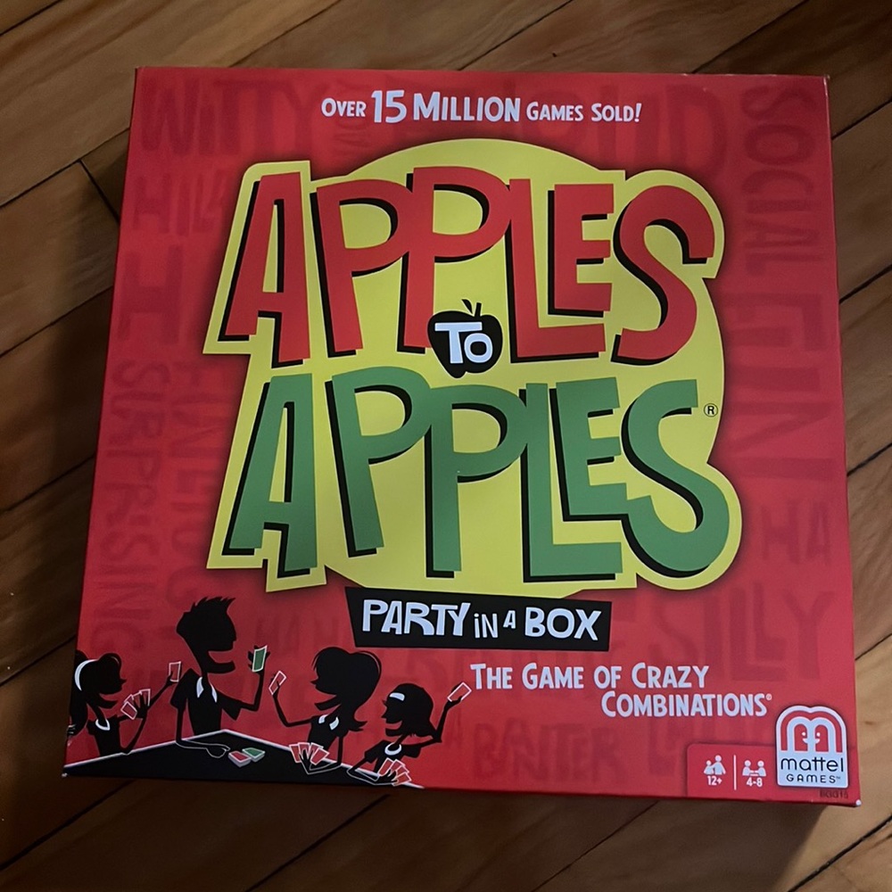 NWOT Apples To Apples game! 🧩